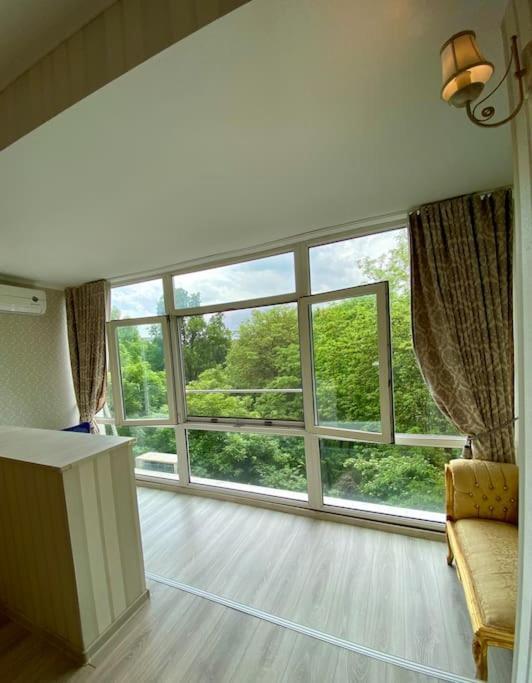 Downtown Studio - Ultra Central With Park View Bucharest Luaran gambar