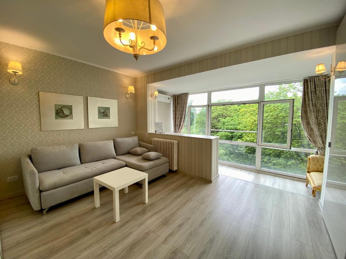 Downtown Studio - Ultra Central With Park View Bucharest Luaran gambar