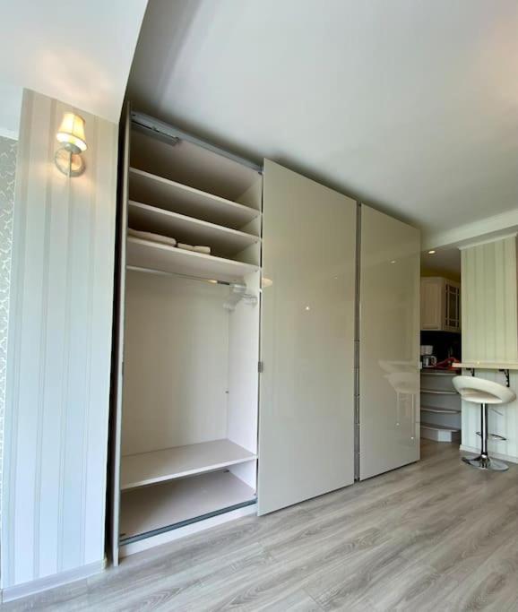 Downtown Studio - Ultra Central With Park View Bucharest Luaran gambar