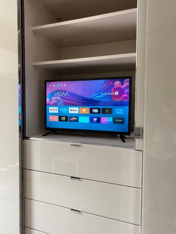 Downtown Studio - Ultra Central With Park View Bucharest Luaran gambar