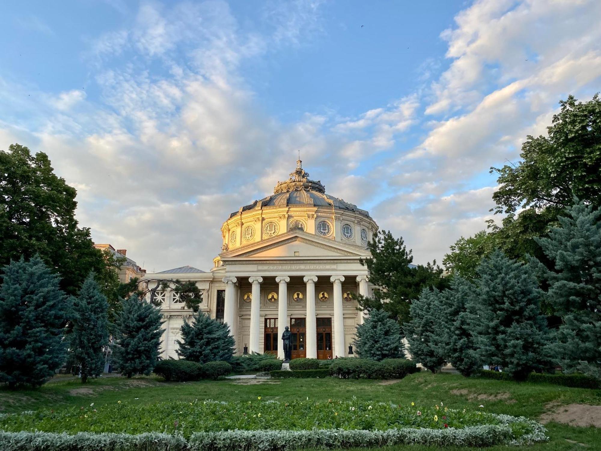 Downtown Studio - Ultra Central With Park View Bucharest Luaran gambar